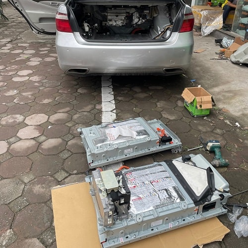 Bên trong pin G951048050